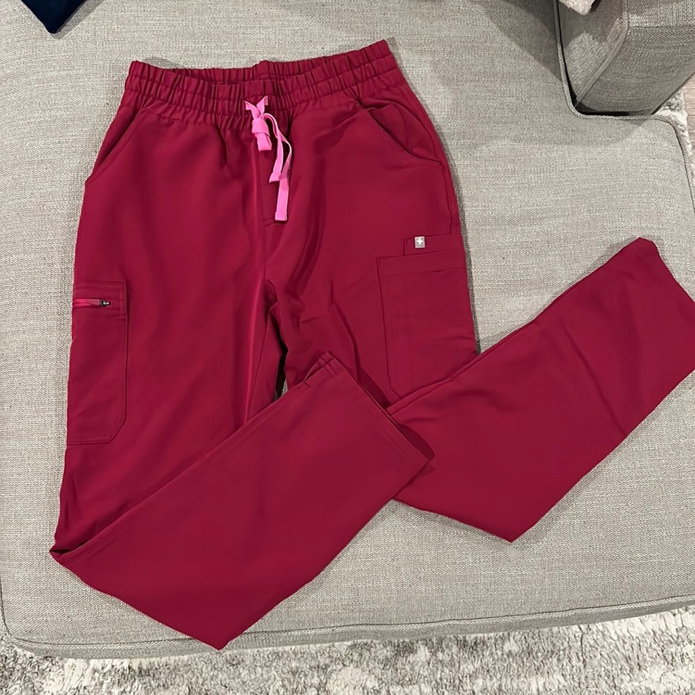 Figs Scrub pants Size S in Magenta